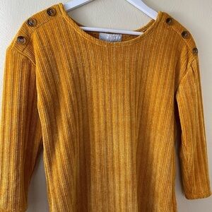 🆕Carolyn Taylor. Sweater Top. Gold. Sz S.